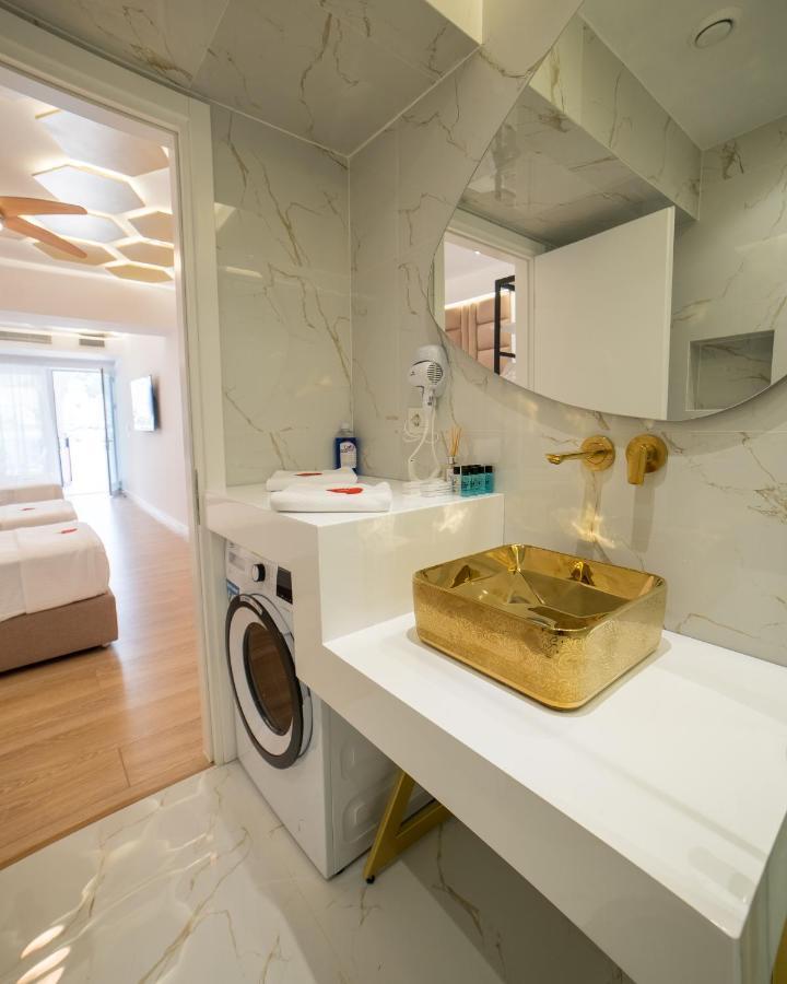 Adam & Eve Suites Sarande Ngoại thất bức ảnh