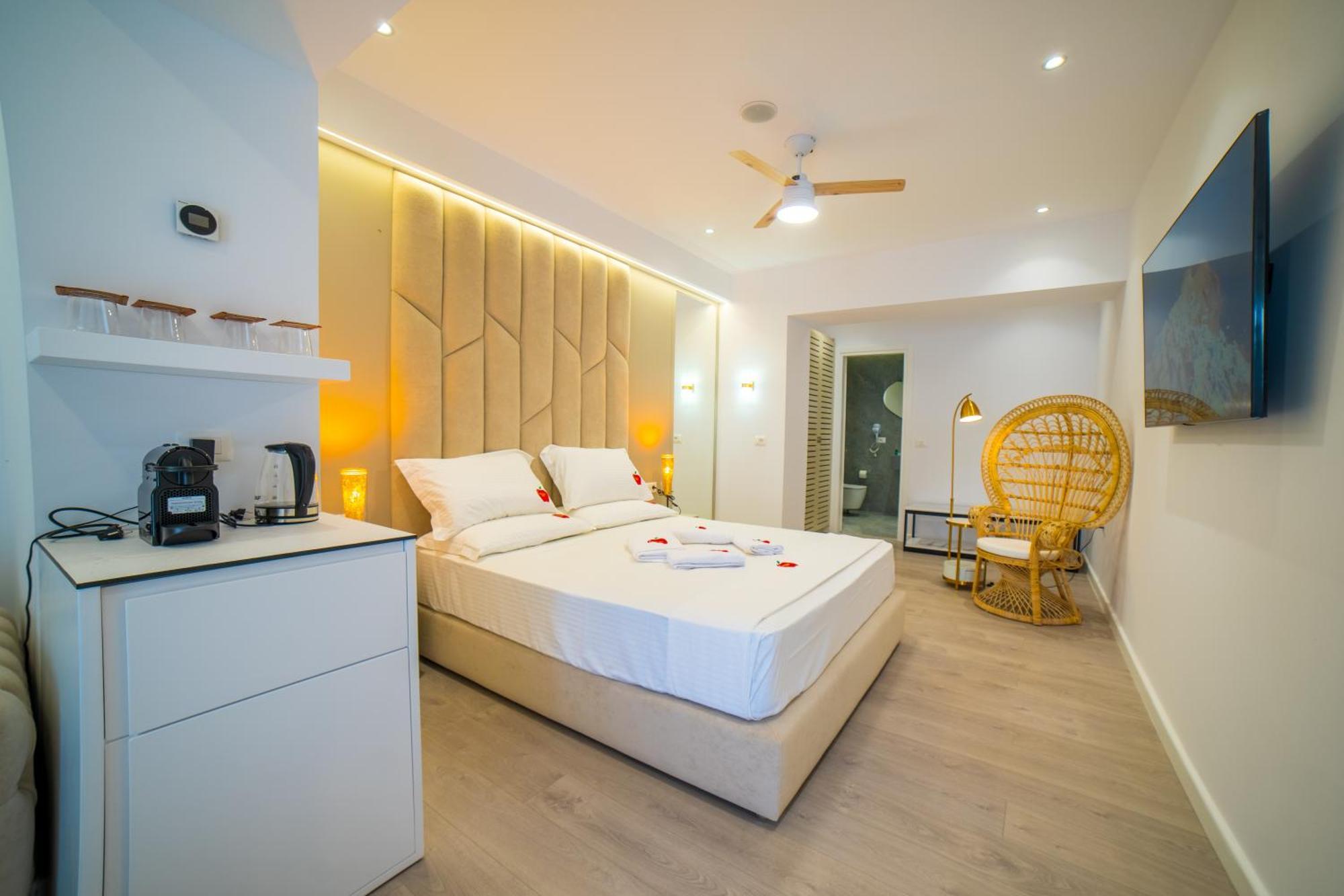 Adam & Eve Suites Sarande Ngoại thất bức ảnh