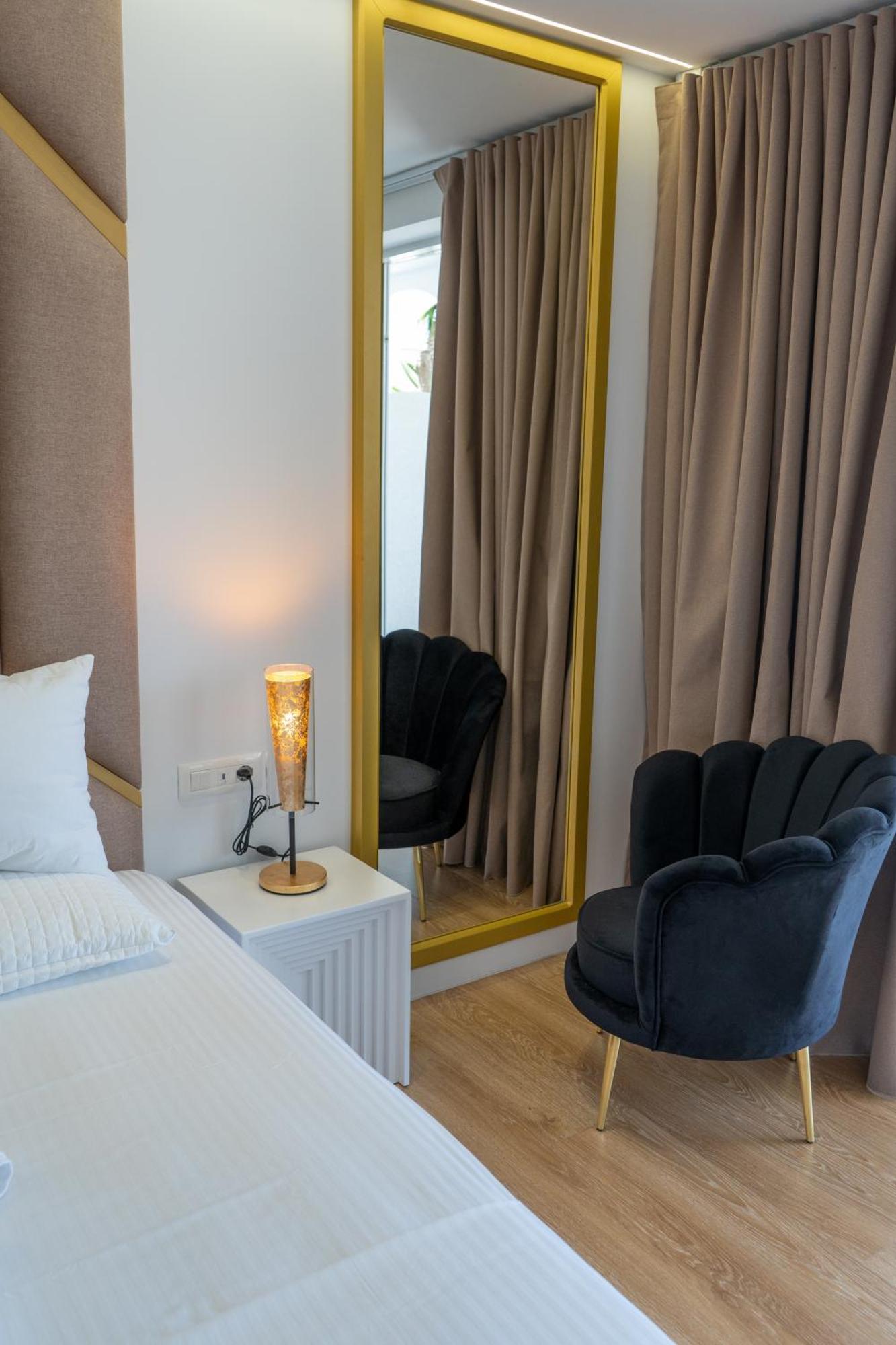 Adam & Eve Suites Sarande Ngoại thất bức ảnh