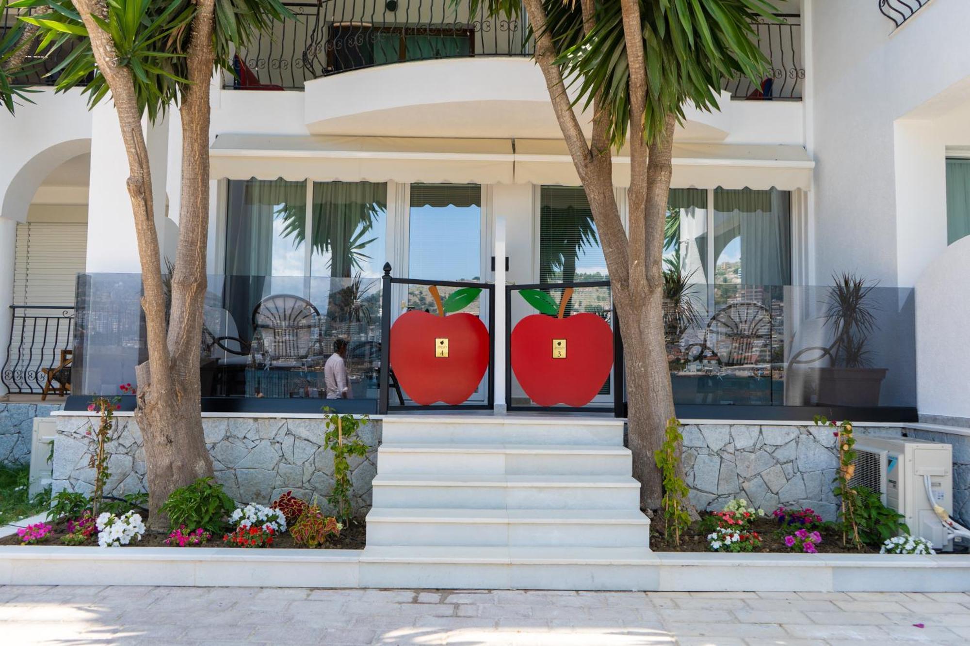 Adam & Eve Suites Sarande Ngoại thất bức ảnh