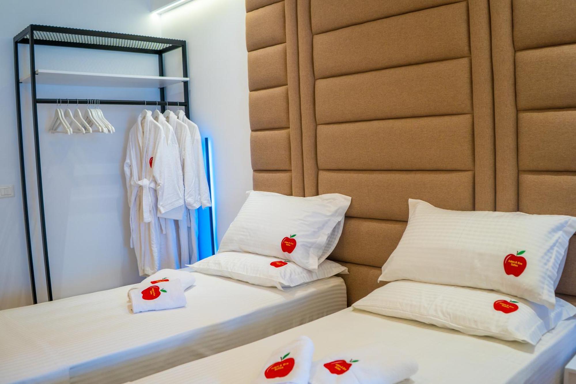 Adam & Eve Suites Sarande Ngoại thất bức ảnh